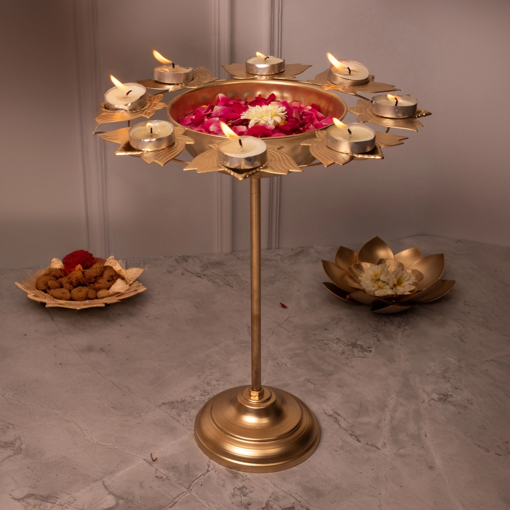 Aesthetic Standing Floral Kamal Diya Urli Medium