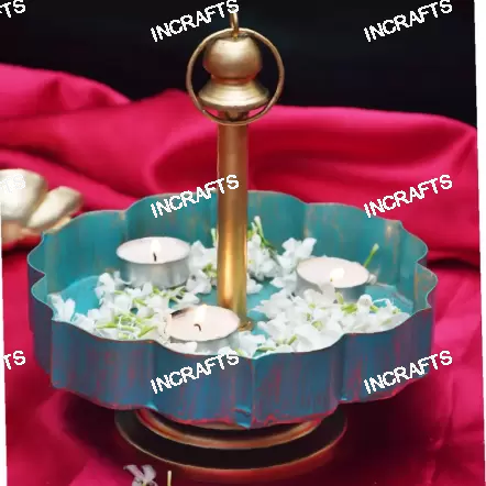 TRADITIONAL LAYER MINT GREEN URLI STAND