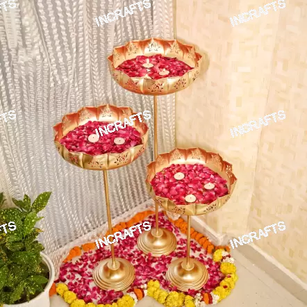 Standing Lotus Aura Pedestal Urli
