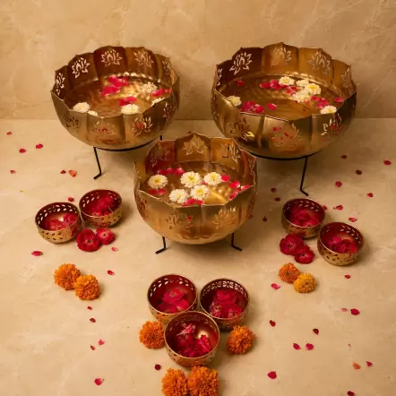 Lotus Urli With Set Of 7 T-Light