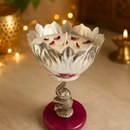 Noor Lotus Aroma Candle Urli