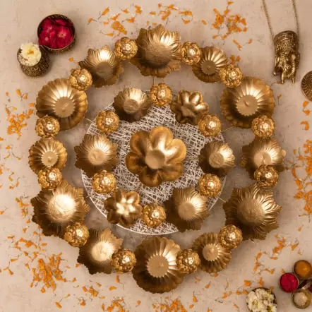 Nisha Floral Rangavalli