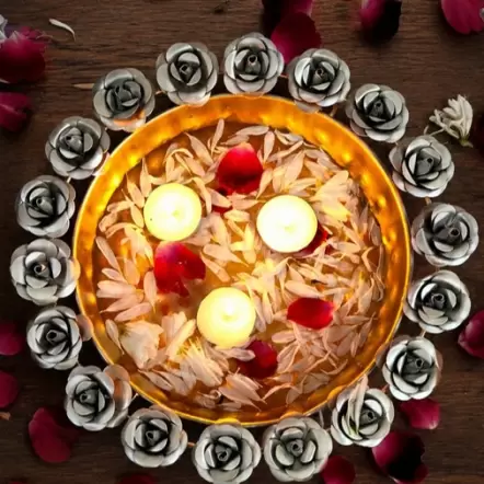 DECORATIVE SILVER ROSE URLI