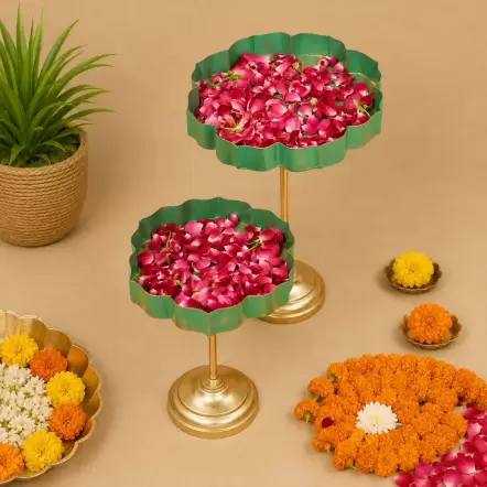 Elegant Green & Gold Standing Urli