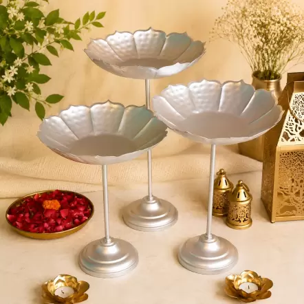 STANDING SILVER GOLD URLI