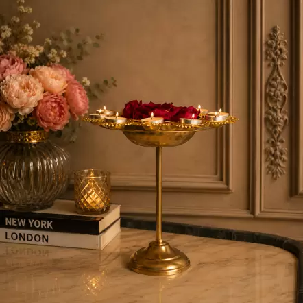 Standing Floral Diya Urli