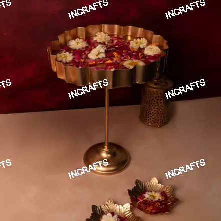 Standing Vatsal Urli Gold
